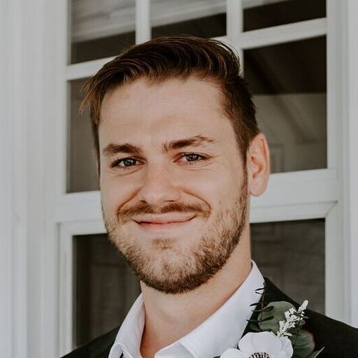 Photo of Elliot Taylor